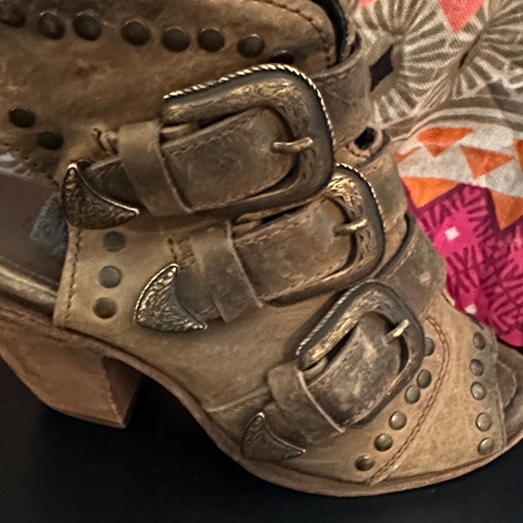 Liberty Black Rustic Western Studded Brown Ankle Boots 8 - Picture 3 of 4